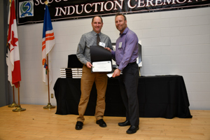 Port Perry Minor Softball volunteer receiving award